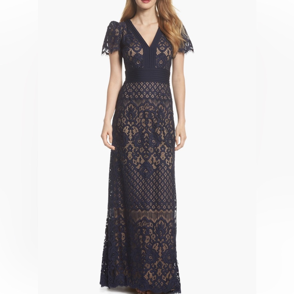 Size 4 Tadashi Shoji Pin tuck detail lace Dress